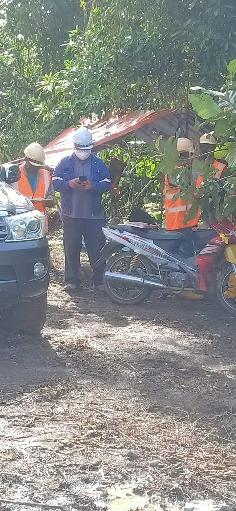 Survey crew for drillhole layout 9 Nov 2021